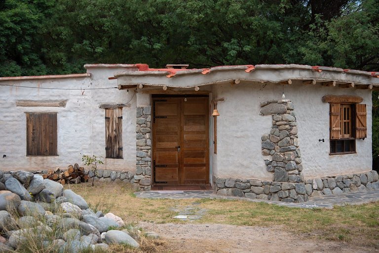 Casa Adobe Amaicha: Río, Paz y Fogón