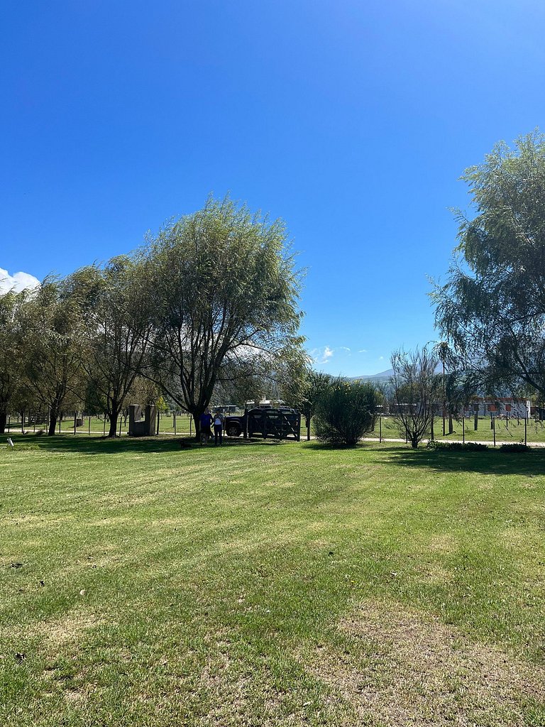 Cabaña Sonko: Vistas, Jardín y Chimenea