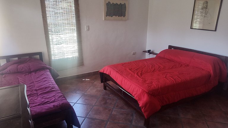 Cabaña Sonko: Vistas, Jardín y Chimenea
