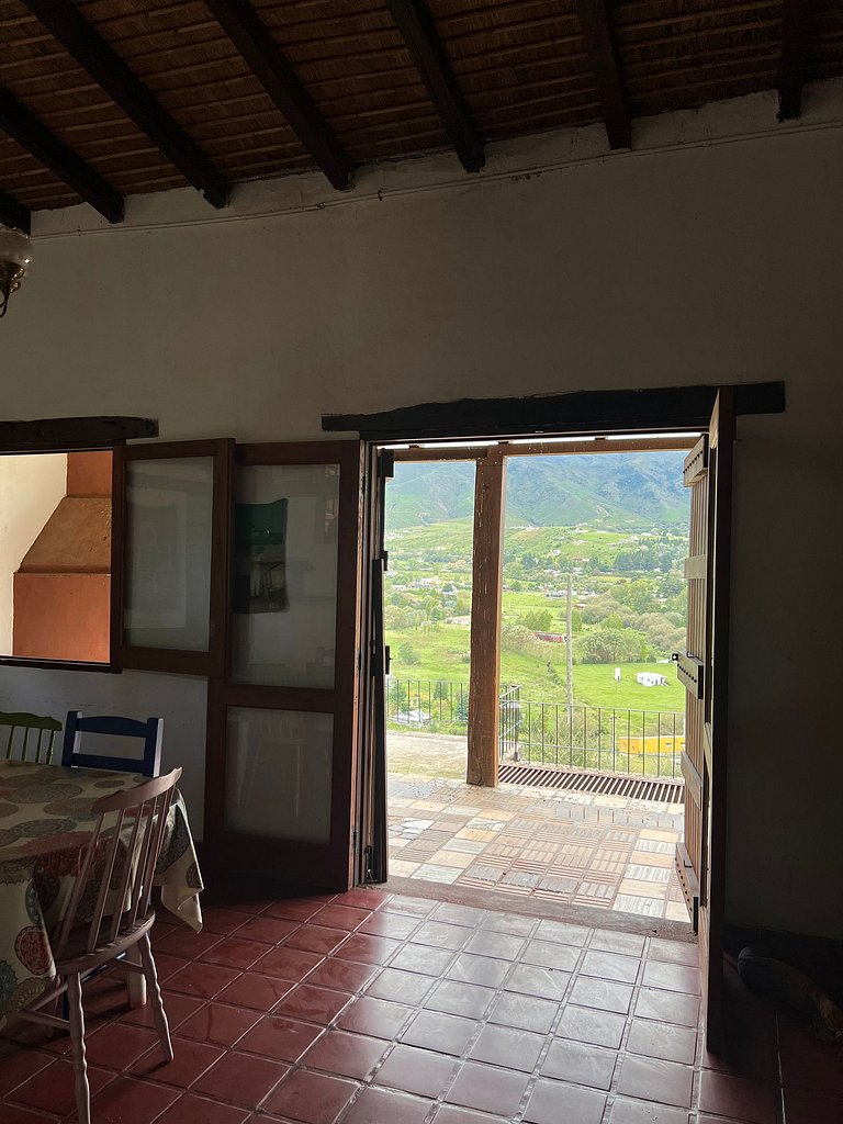 House with Valley Views, Groups and Pets