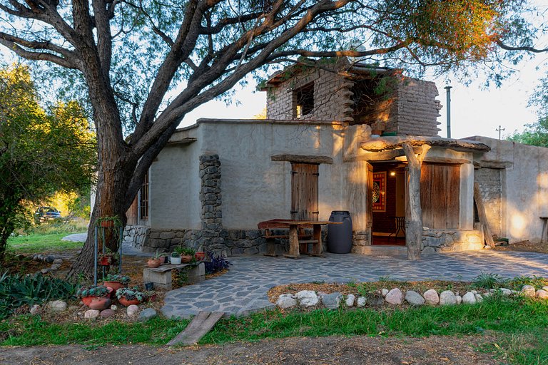 Casa Adobe Amaicha: Río, Paz y Fogón