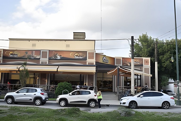 Lo de Sara. Casa pequeña al pie del cerro