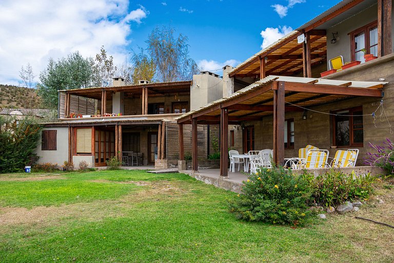 Los González – Cabañas con Vista al Valle