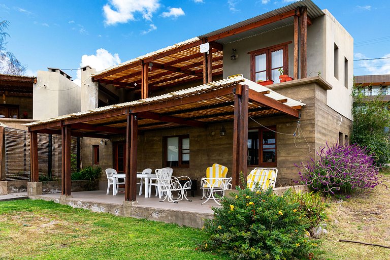 Los González – Cabañas con Vista al Valle