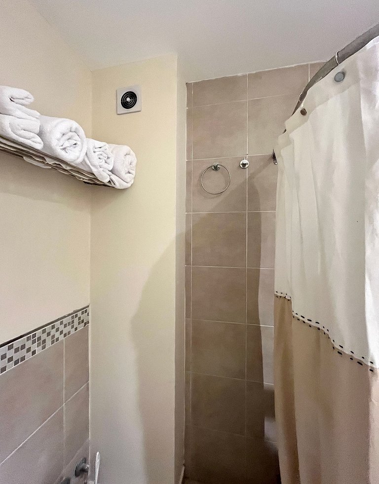 Moderna Suite GPT with a swimming pool and parking