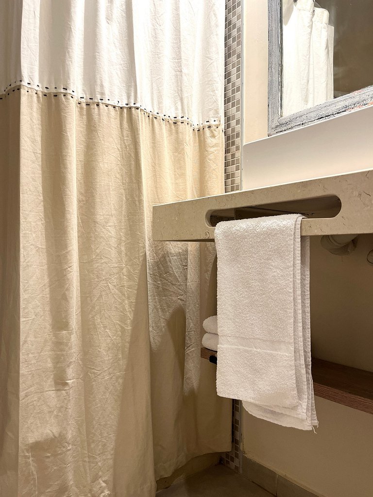 Moderna Suíte GPT com piscina e garagem