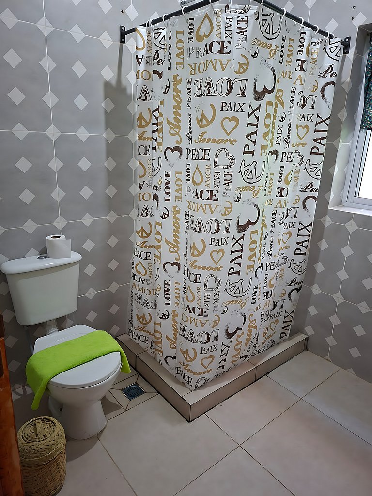 El Algarrobo: Bom, Bonito e Barato.